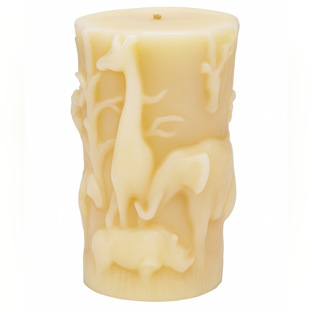 Elegant Wildlife Design Cream Candle